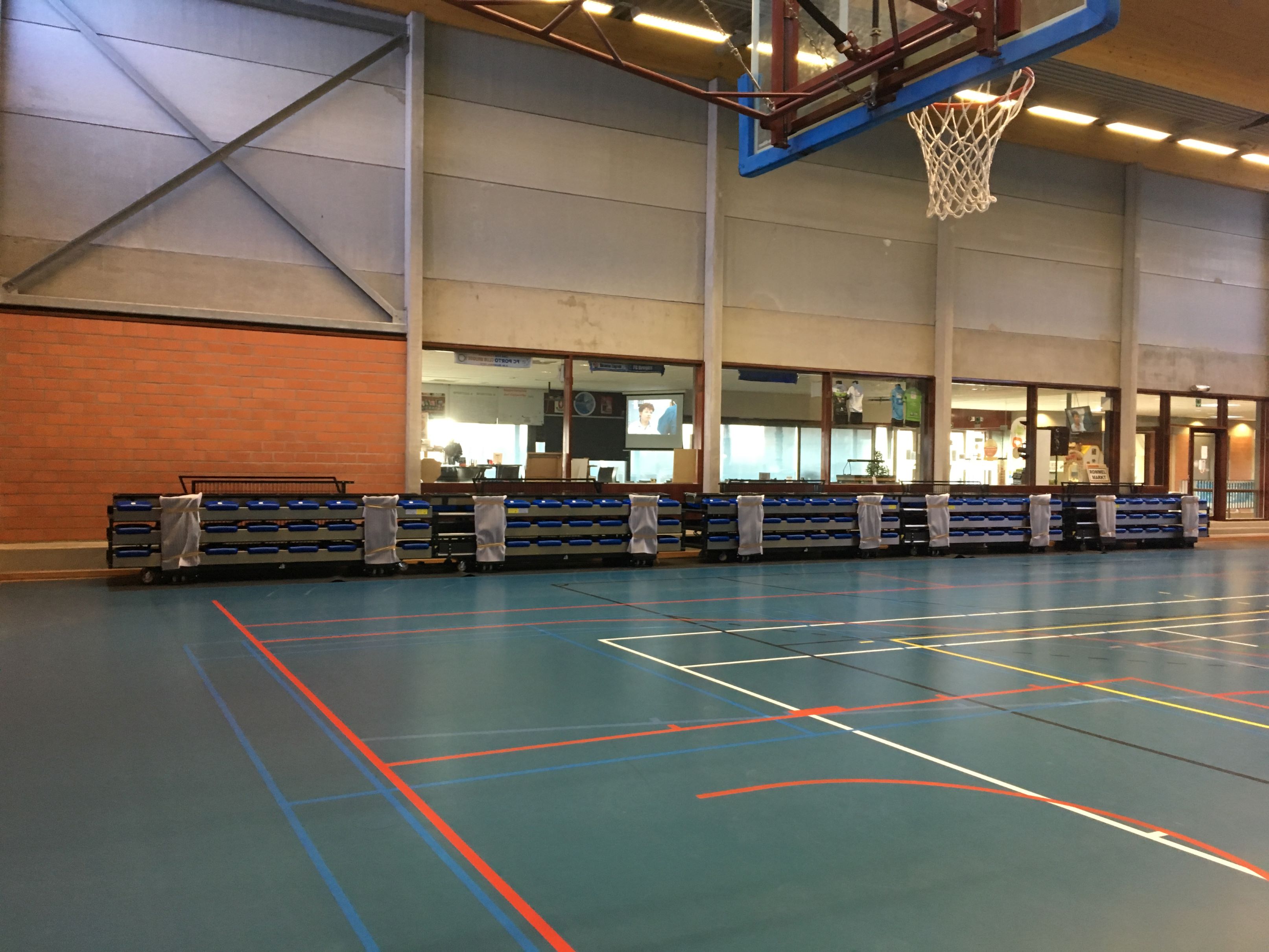 Mobiele telescopische tribune | Langemark Poelkapelle | COS Tribune